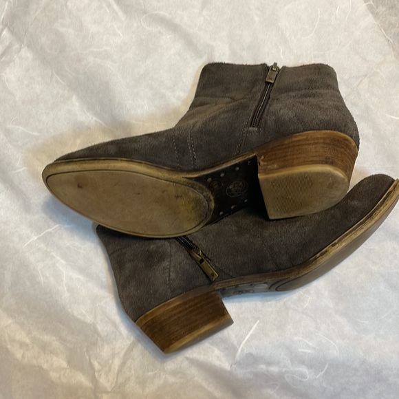 Lucky Brand Suede Chelsea Dusters 1 1/2”heel - Picture 6 of 11